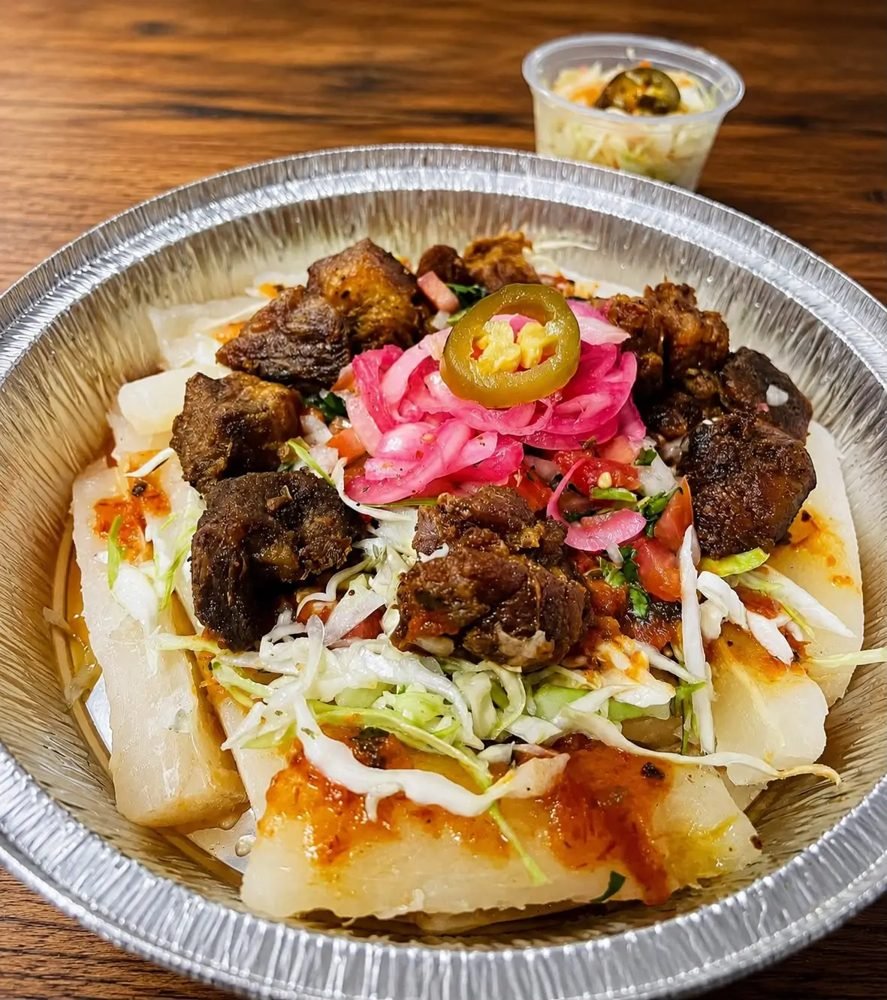Yuca con chicharrón