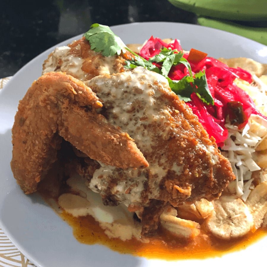 Pollo con tajadas